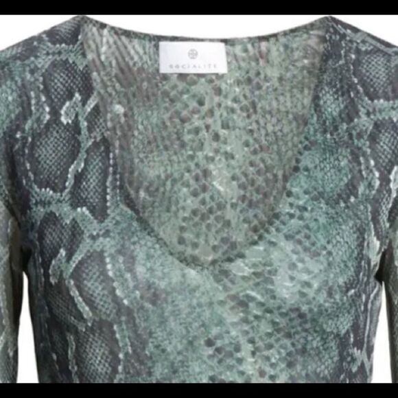 Socialite XS Mesh V-Neck Body Suit NWT - Picture 5 of 6